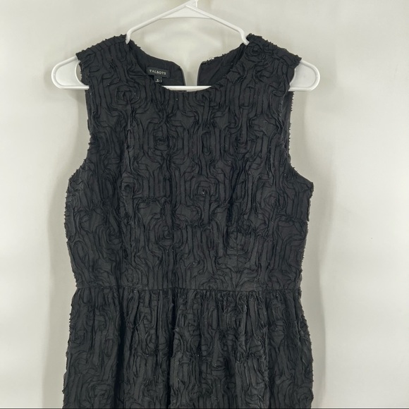 Talbots black sleeveless dress with appliqué size 8 - Picture 2 of 9